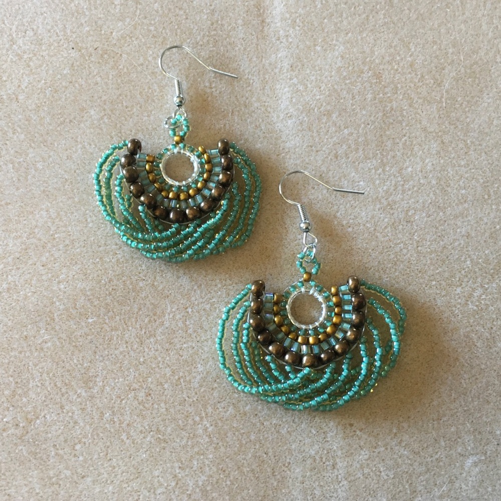 💼Hand Crafted Loopy Beaded Earrings💼